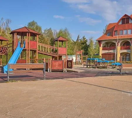 Strand Apartmanok *